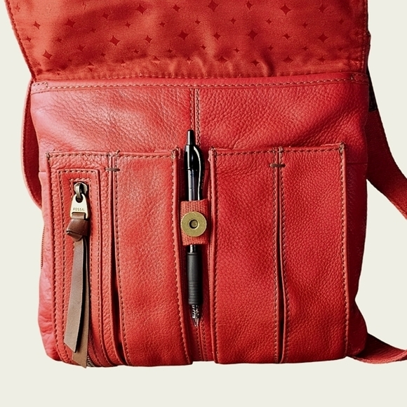 FOSSIL Morgan Traveler Red Leather Organizable Adjustable Strap Crossbody - Picture 5 of 11